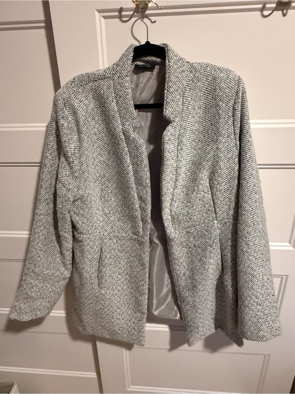 Vici Open-Front Flecked Gray Blazer